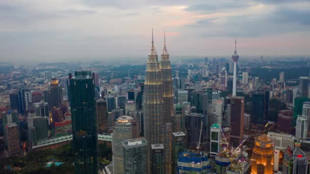 马来西亚吉隆坡 2018年9月25日 阳光明媚的考拉隆重的市中心空中全景经过4K大约在2018年9月25日 考拉隆重 马来西亚人 — 图库视频影像