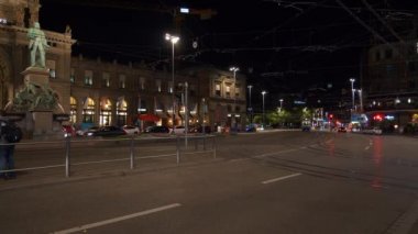 gece saat Zürih şehir ünlü Tren İstasyonu Rating kare panorama 4k İsviçre