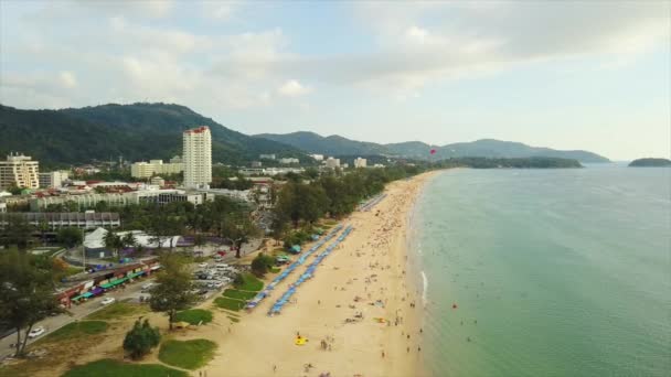 Phuket Thailandia Gennaio 2018 Turisti Sulla Spiaggia Resort Dell Isola — Video Stock