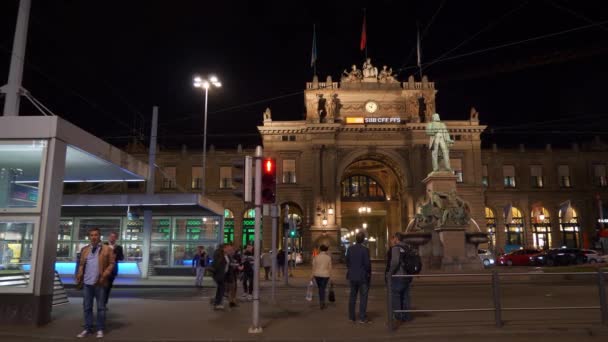 Noite Zurique Cidade Famosa Estação Ferroviária Tráfego Quadrado Panorama Suíça — Vídeo de Stock