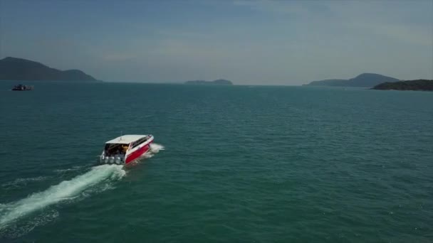 Sol Día Phuket Isla Famoso Barco Tráfico Rawai Playa Aérea — Vídeos de Stock