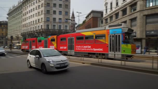 Milano Italia Maggio 2018 Giorno Milano Traffico Cittadino Strada Rallentatore — Video Stock