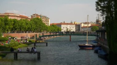 Lombardi kanal bay sokak 