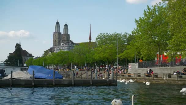 Ensoleillé Jour Zurich Rivière Baie Bondé Promenade Baie Ralenti Panorama — Video