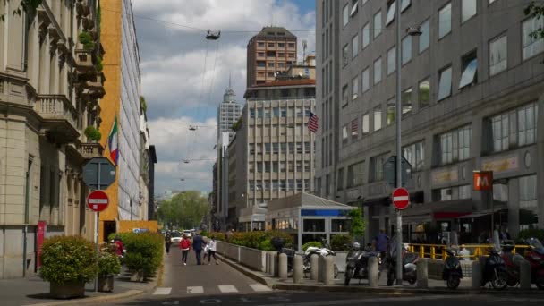 Mailand Italien Mai 2018 Tagsüber Mailand Stadtverkehr Straße Zeitlupe Panorama — Stockvideo