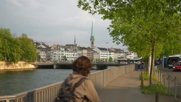 Suiza Sol Noche Zurich Paisaje Urbano Ribera Tráfico Puente Cámara — Vídeo de stock