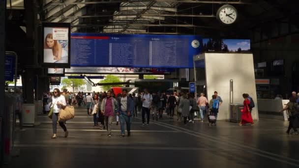 Svizzera Giorno Zurich Centro Città Stazione Ferroviaria Piattaforma Sala Rallentatore — Video Stock