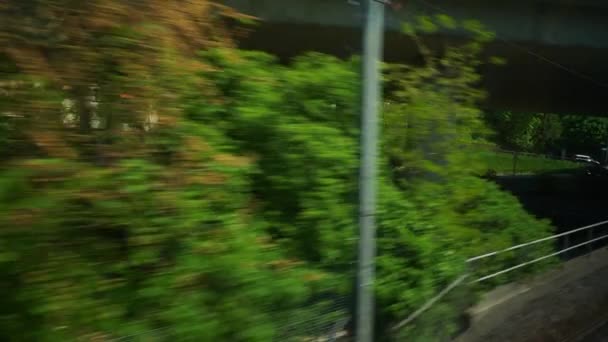 瑞士阳光明媚的一天苏黎世城市火车公路之旅乘客窗口全景4K — 图库视频影像