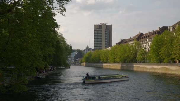 Suiza Hora Del Día Zurich Ciudad Tráfico Fluvial Cámara Lenta — Vídeos de Stock