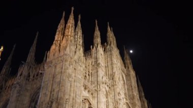 duomo Katedrali kare insanlar yürümek
