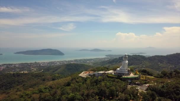 Sunny Day Island Famous Big Buddha Monument Aerial Panorama Thailand — Stock Video