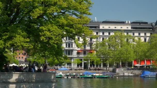 Día Soleado Zurich Ciudad Llena Bahía Ribereña Cámara Lenta Panorama — Vídeos de Stock