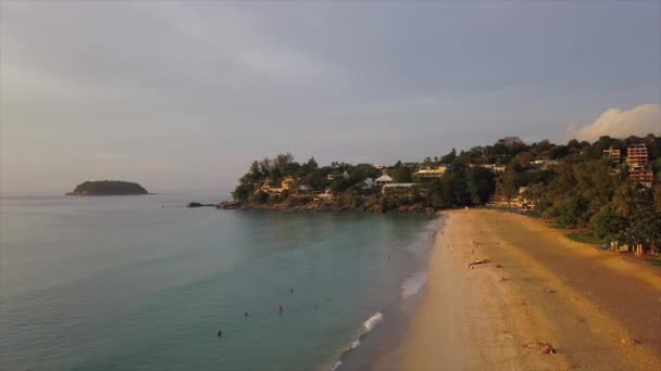 Phuket Thailand Januari 2018 Solig Dag Berömda Dock Beach Kusten — Stockvideo