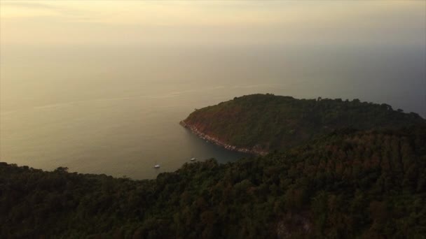 Den Čas Phuket Ostrov Pobřeží Slavného Mysu Letecké Dolů Zobrazení — Stock video