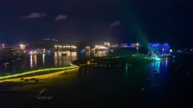 gece zaman ünlü sanya defne cityscape hava panorama 4 k timelapse Çin aydınlatılmış