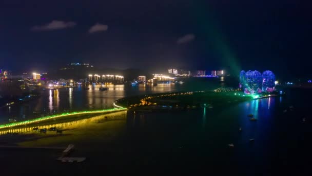 Nocy Podświetlane Słynnego Sanya Bay Gród Antenowe Panorama Timelapse Chiny — Wideo stockowe
