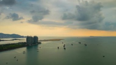 günbatımı zamanı ünlü sanya defne cityscape hava panorama 4k timelapse Çin