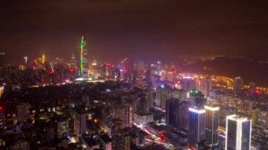 Gece saat aydınlatma shenzhen şehir merkezinde trafik sokak Kavşak üstten görünüm 4k timelapse Çin