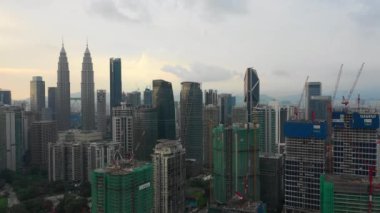 Kuala Lumpur, Malezya - 25 Eylül 2018: Gündüz vakti kuala lumpur şehir merkezi havacılık panorama 4k circa 25 Eylül 2018 kuala lumpur, malezya.