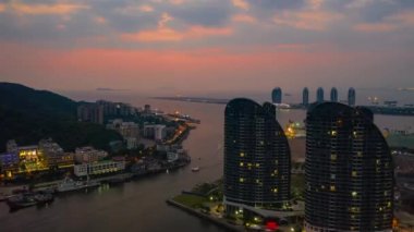 Sanya, Hainan - 30 Eylül 2018: Sanya ünlü Adası binalar hava panorama 4k timelapse 30 Eylül 2018 yaklaşık sanya, hainan, Çin. 