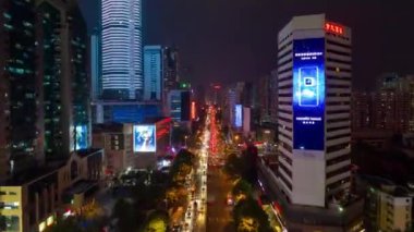 Gece saat aydınlatma shenzhen şehir merkezinde trafik sokak Kavşak üstten görünüm 4k timelapse Çin