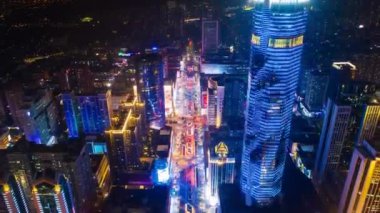 Gece saat aydınlatma shenzhen şehir merkezinde trafik sokak Kavşak üstten görünüm 4k timelapse Çin