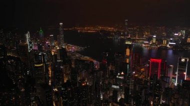 Gece ışıklı Cityscape Downtown hava Panorama 4k Hong Kong