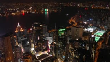 Gece ışıklı Cityscape Downtown hava Panorama 4k Hong Kong