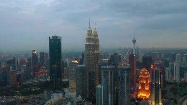 kuala lumpur Klcc park balina gölet şehir Panoraması 4 k zaman sukut malaisia