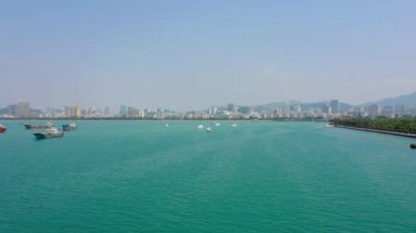 günbatımı zamanı ünlü sanya defne cityscape hava panorama 4k Çin