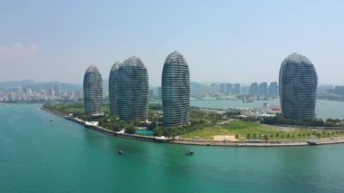 Sanya, Hainan - 30 Eylül 2018: Sanya ünlü Adası binalar hava panorama 4k 30 Eylül 2018 yaklaşık sanya, hainan, Çin. 