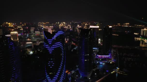 Natt Belysning Sanya Stadsbilden Trafik Gatan Antenn Panorama Kina — Stockvideo