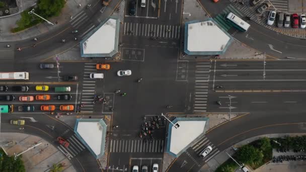 三亜市街交通通り空中パノラマ — ストック動画