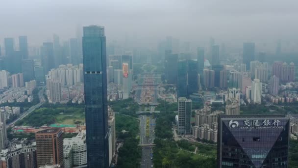 白天照明深圳市区交通街道十字路口顶景4K — 图库视频影像