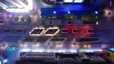 Gece saat aydınlatma shenzhen şehir merkezinde trafik sokak Kavşak üstten görünüm 4k Çin