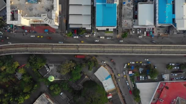 バンガロール市交通公園通り交差点の空中トップダウン パノラマ インド — ストック動画