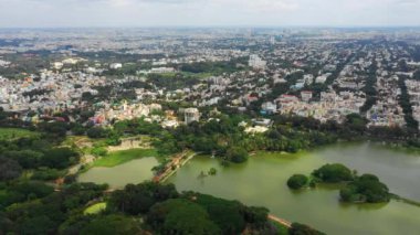 Bangalore, Hindistan - 15 Eylül 2018: güneşli gün bangalore cityscape downtown hava panorama 4k 15 Eylül 2018 yaklaşık bangalore, Hindistan.