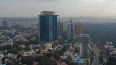Bangalore, Hindistan - 15 Eylül 2018: güneşli gün bangalore cityscape downtown hava panorama 4k 15 Eylül 2018 yaklaşık bangalore, Hindistan.