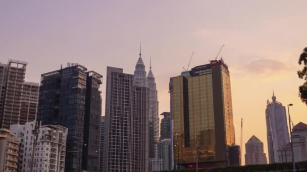 Atardecer Cielo Kuala Lumpur Paisaje Urbano Centro Panorama Timelapse Malaysia — Vídeos de Stock