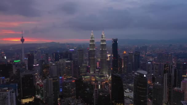 Pôr Sol Iluminação Noturna Kuala Lumpur Centro Cidade Panorama Aéreo — Vídeo de Stock