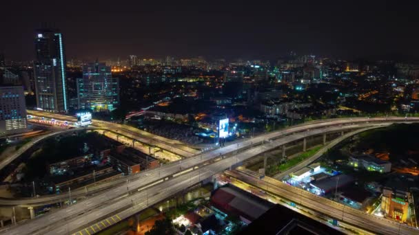 Kuala Lumpur Notte Illuminato Traffico Strada Bivio Panoramica Timelapse Malesia — Video Stock