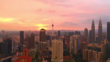 günbatımı zamanı kuala lumpur şehir merkezi inşaat hava panorama timelapse 4k Malezya