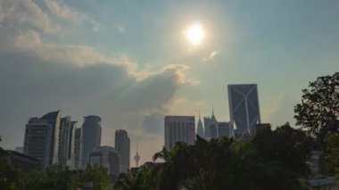 Kuala Lumpur, Malezya - 25 Eylül 2018: güneşli gün kuala lumpur şehir merkezi hava panorama zaman apse 4k circa 25 Eylül 2018 kuala lumpur, malaysia.r, malezya.