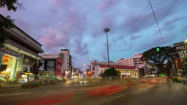 日没時間バンガロール街交通広場パノラマ タイムラプス インド — ストック動画