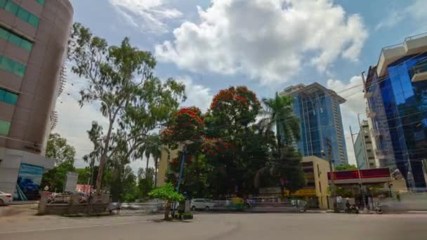 Zonnige Dag Bangalore Stad Beroemde Centrum Verkeer Straat Plein Panorama — Stockvideo
