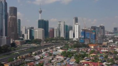 güneşli gün kuala lumpur şehir merkezi blok inşaat hava yaşayan panorama 4k Malezya