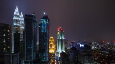 gece ışıklı kuala lumpur şehir merkezi şehir çatı panorama 4k timelapse Malezya