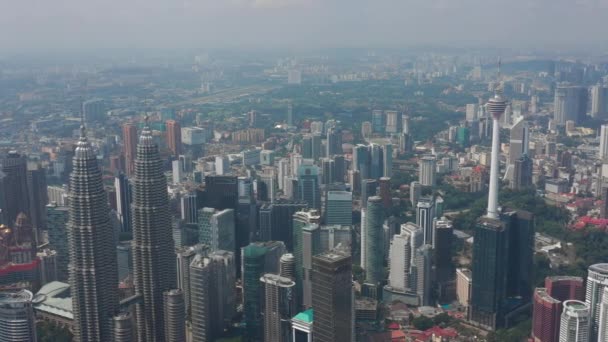 晴れた日クアラルンプール市内ダウンタウン空中パノラマ マレーシア — ストック動画