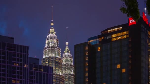 Noční Osvětlená Města Kuala Lumpur Centra Slavného Města Tyčí Panorama — Stock video