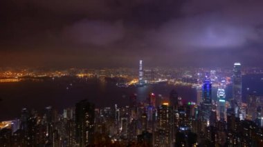 Gece Işıklı Cityscape Downtown Aerial Panorama 4k timelapse Hong Kong